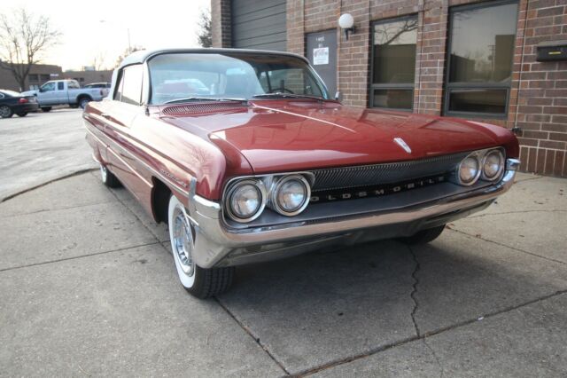 Oldsmobile Eighty-Eight 1961 image number 31