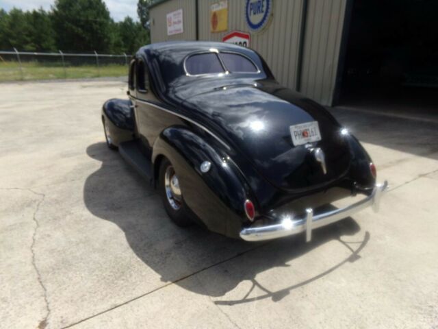 Ford Deluxe Coupe 1939 image number 1