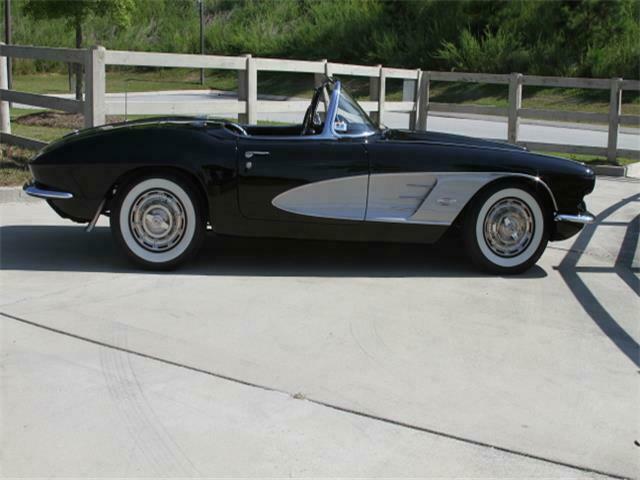 Chevrolet Corvette 1961 image number 25