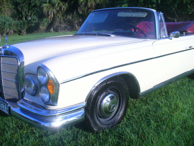 Mercedes-Benz 200-Series 1967 image number 3