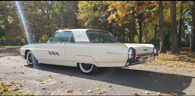 Ford Thunderbird 1963 image number 27