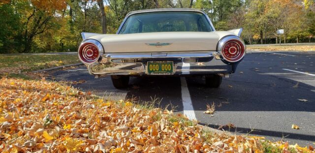 Ford Thunderbird 1963 image number 29