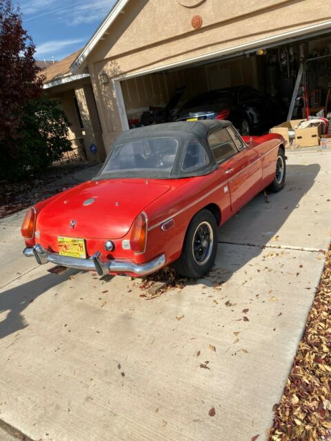 MG MGB 1973 image number 1