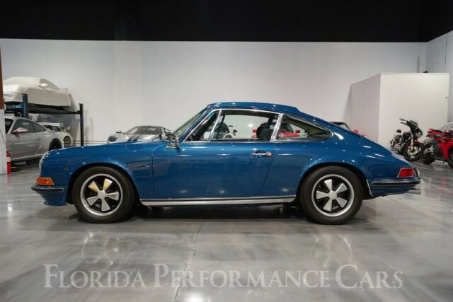 Porsche 911 1971 image number 2