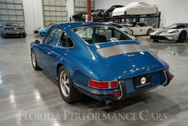 Porsche 911 1971 image number 3