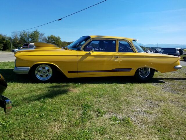 Chevrolet Biscayne 1961 image number 0