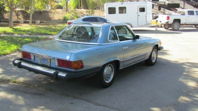 Mercedes-Benz SL-Class 1975 image number 28