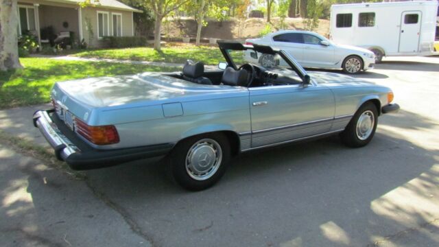 Mercedes-Benz SL-Class 1975 image number 34