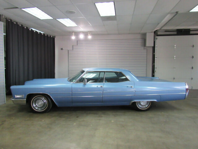 Cadillac Sedan 1968 image number 25