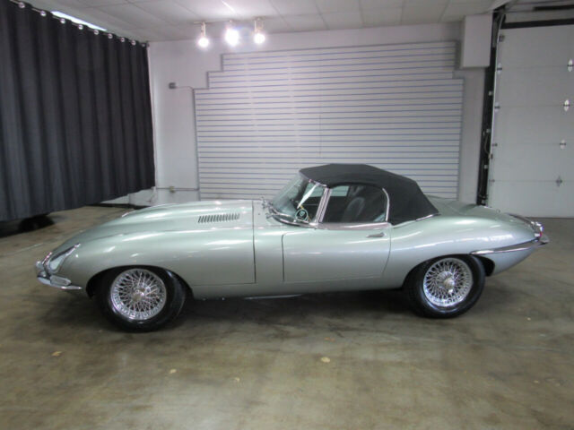 Jaguar XK-E 1967 image number 42