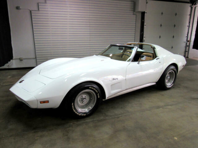 Chevrolet Corvette 1974 image number 16