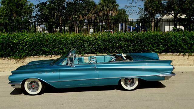 Buick LeSabre 1960 image number 1