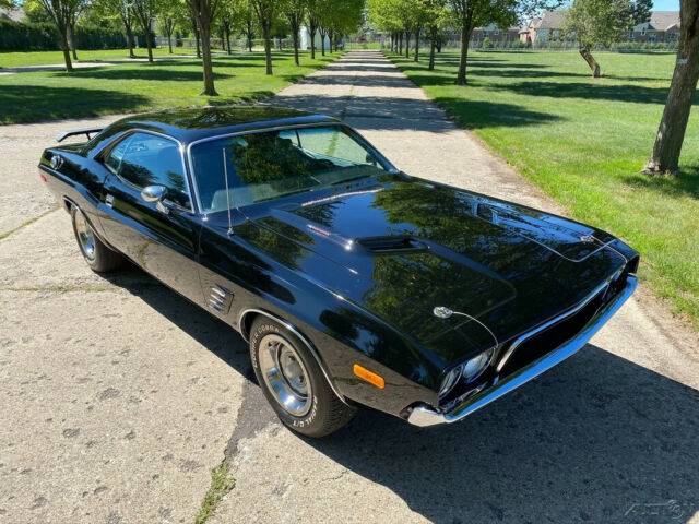 Dodge Challenger 1972 image number 32