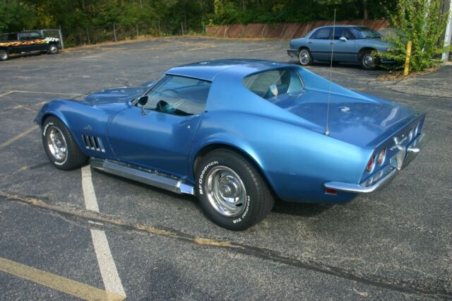 Chevrolet Corvette 1969 image number 2