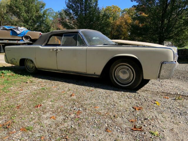 Lincoln Continental 1962 image number 2