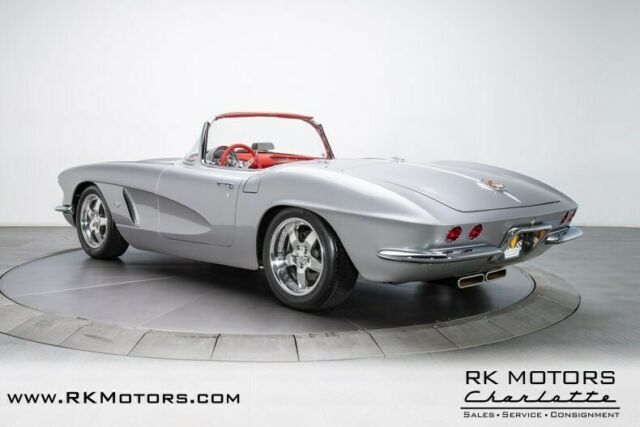 Chevrolet Corvette 1962 image number 40