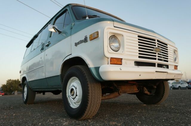 Chevrolet G20 Van 1977 image number 0