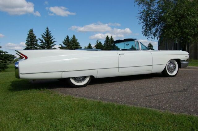 Cadillac Series 62 Convertible 1960 image number 37