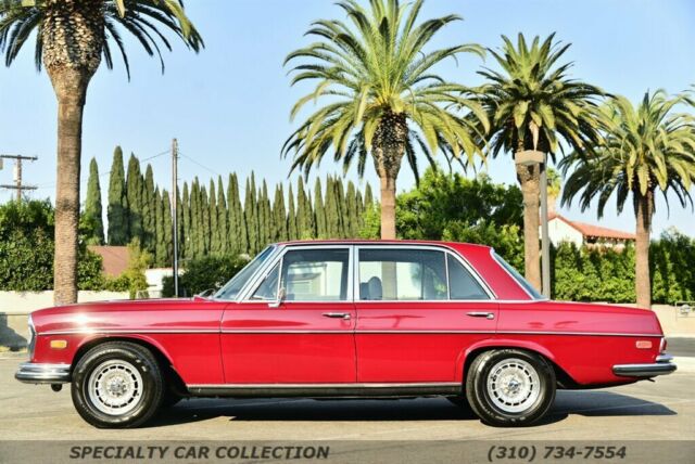 Mercedes-Benz 300-Series 1969 image number 14