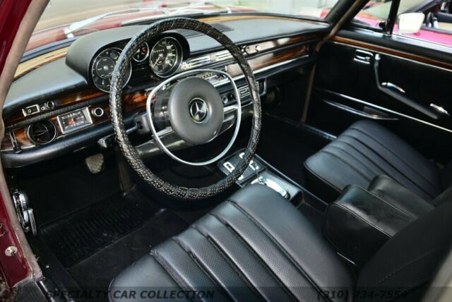 Mercedes-Benz 300-Series 1969 image number 17