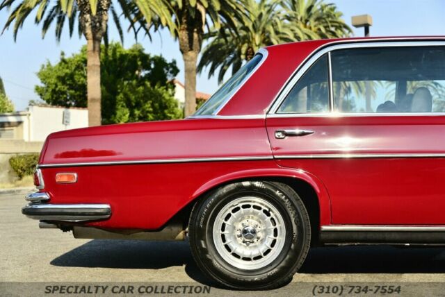 Mercedes-Benz 300-Series 1969 image number 30