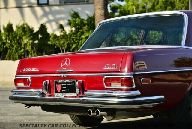 Mercedes-Benz 300-Series 1969 image number 32