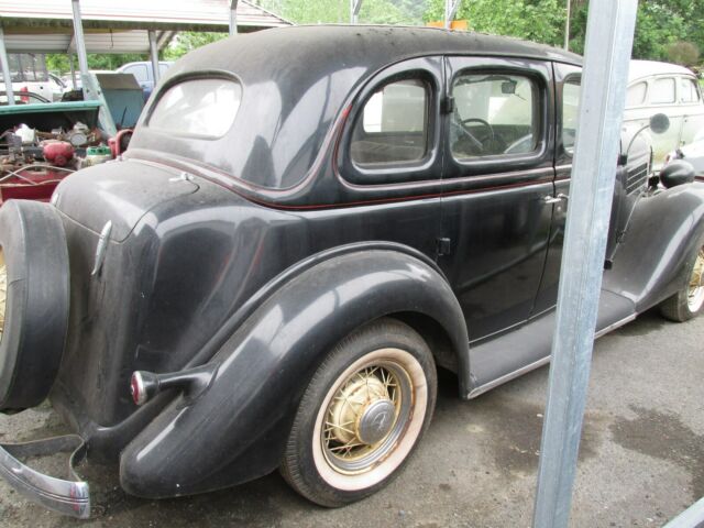 Ford Deluxe 1935 image number 22