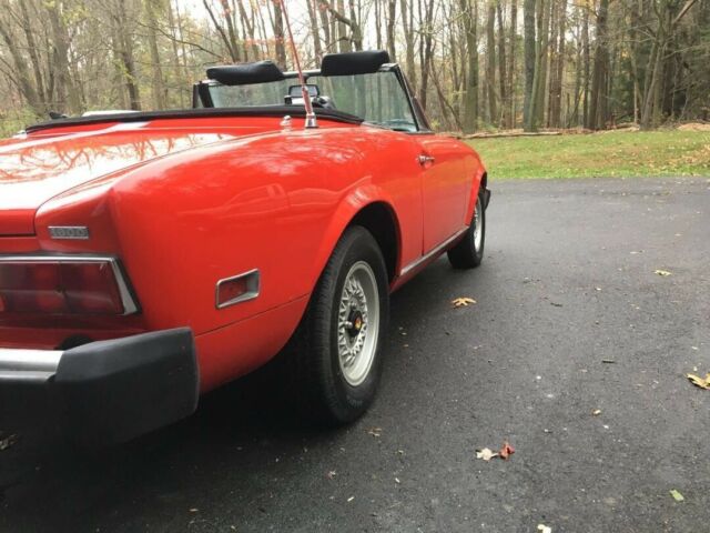 Fiat 124 Spider 1975 image number 12