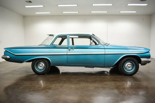 Chevrolet Bel Air/150/210 1961 image number 31