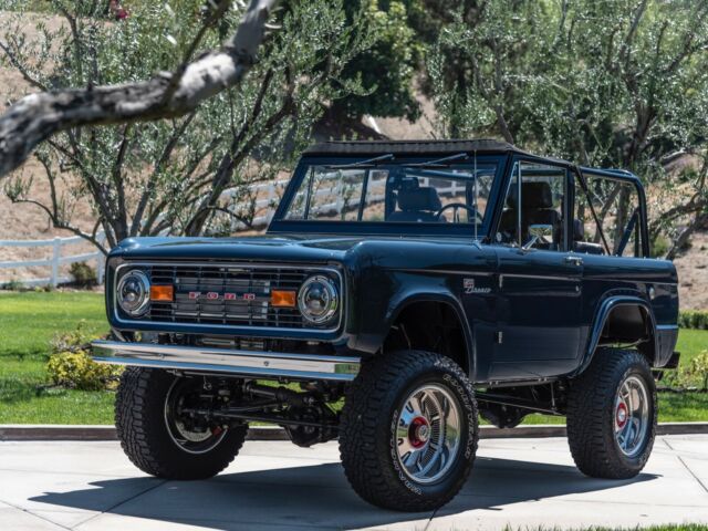 Ford Bronco 1975 image number 16