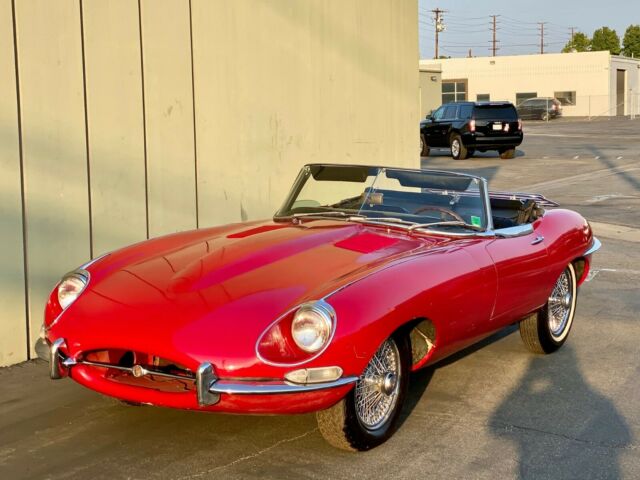 Jaguar E-Type 1968 image number 0