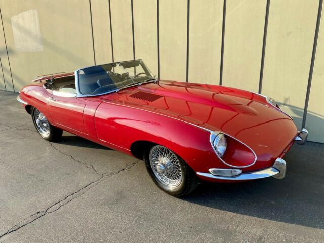 Jaguar E-Type 1968 image number 27