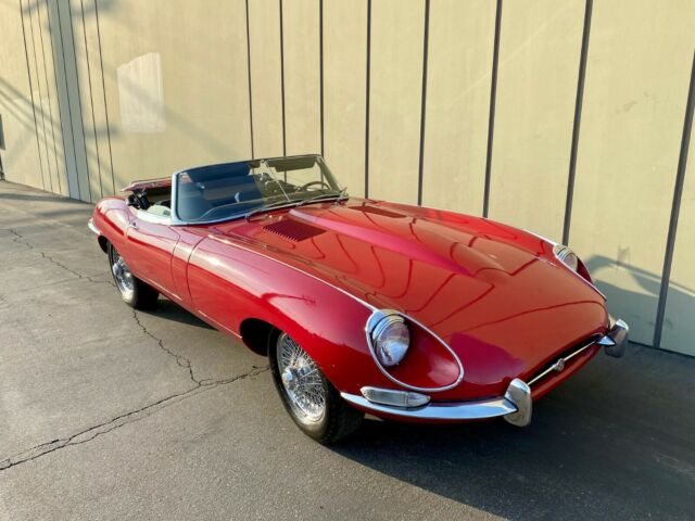 Jaguar E-Type 1968 image number 28