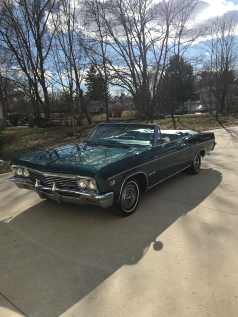 Chevrolet Impala 1966 image number 0