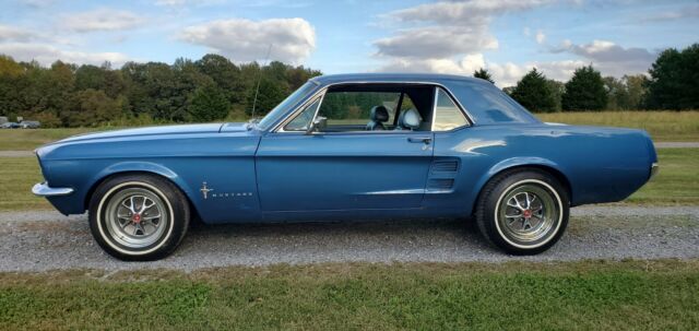 Ford Mustang 1967 image number 2