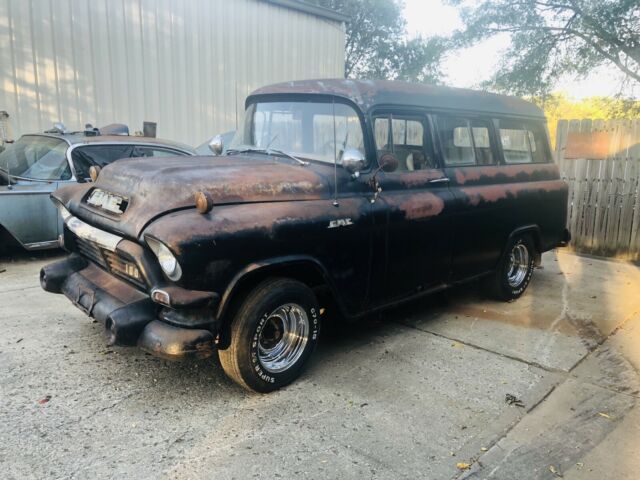 GMC Suburban 1957 image number 26