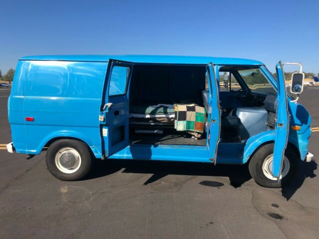 Ford E-Series Van 1973 image number 12