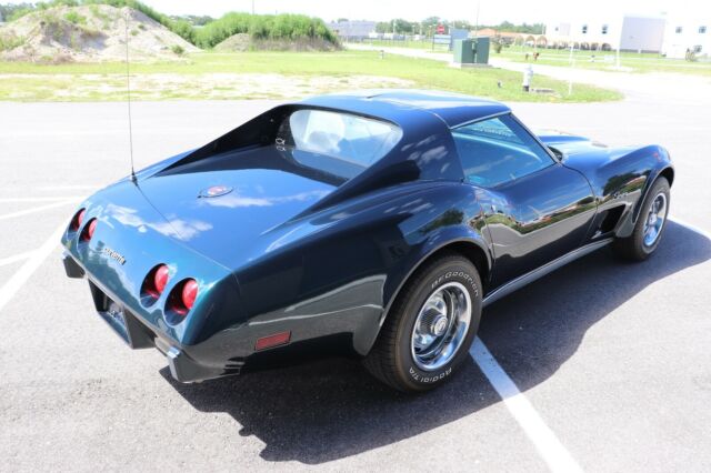 Chevrolet Corvette 1976 image number 27