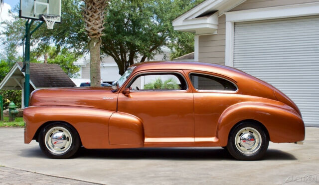 Chevrolet Fleetline Aero-Sedan 1947 image number 29