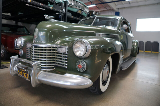 Cadillac Series 62 2 Door Hardtop 1941 image number 4