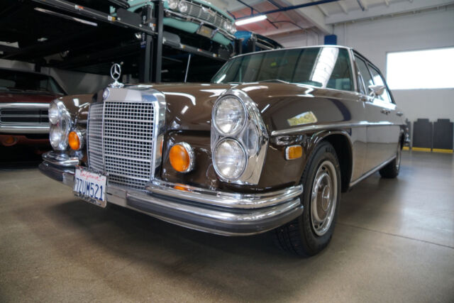 Mercedes-Benz 280 SEL 4.5 V8 Sedan 1973 image number 28