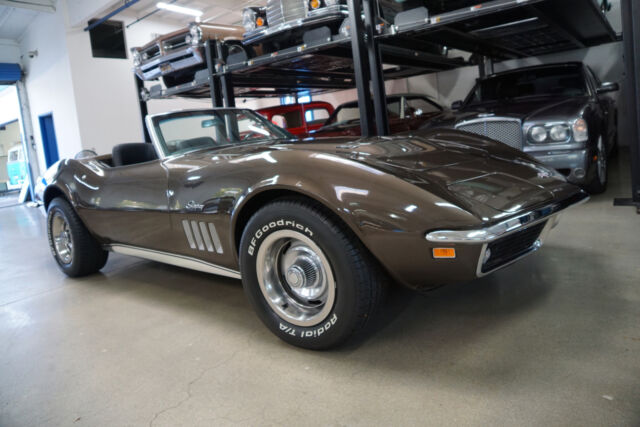 Chevrolet Corvette 427/390HP V8 Convertible 1969 image number 32