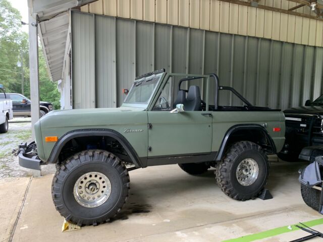 Ford Bronco 1975 image number 0