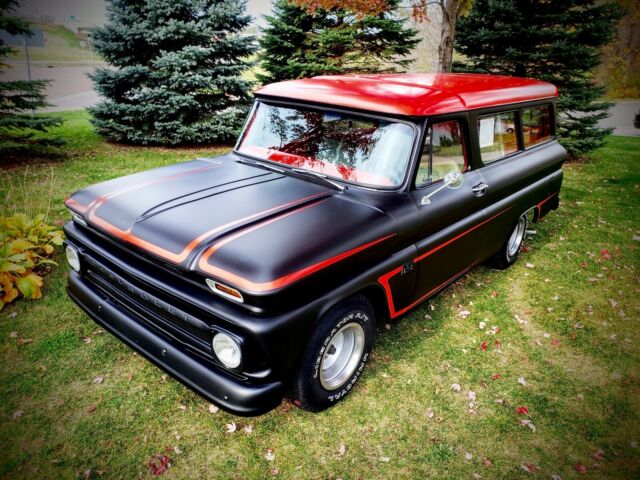 Chevrolet Suburban 1966 image number 0