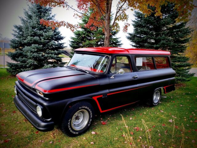 Chevrolet Suburban 1966 image number 1