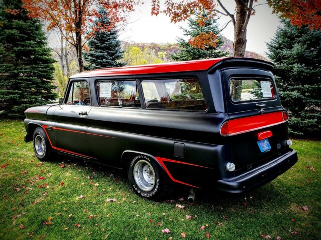 Chevrolet Suburban 1966 image number 11