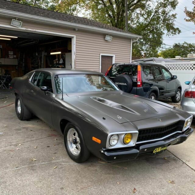 Plymouth Road Runner 1974 image number 0