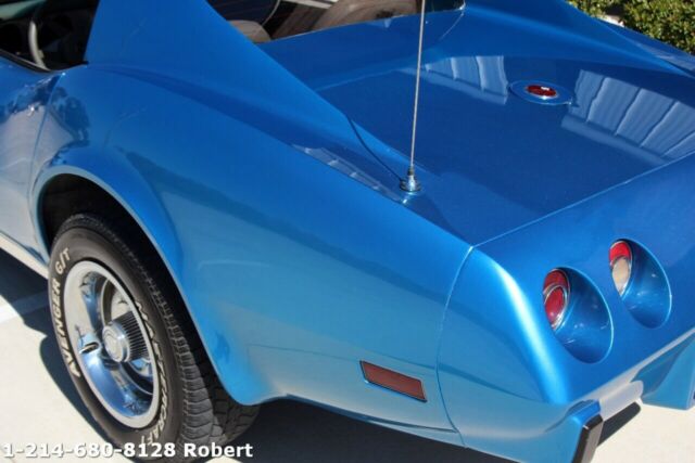 Chevrolet Corvette 1976 image number 30