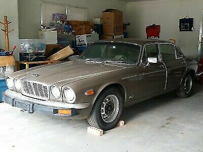 Jaguar XJ6L 1976 image number 2