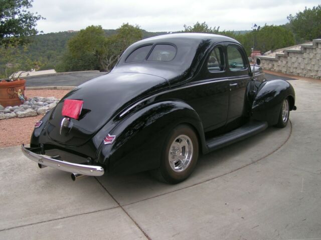 Ford Standard 1940 image number 3